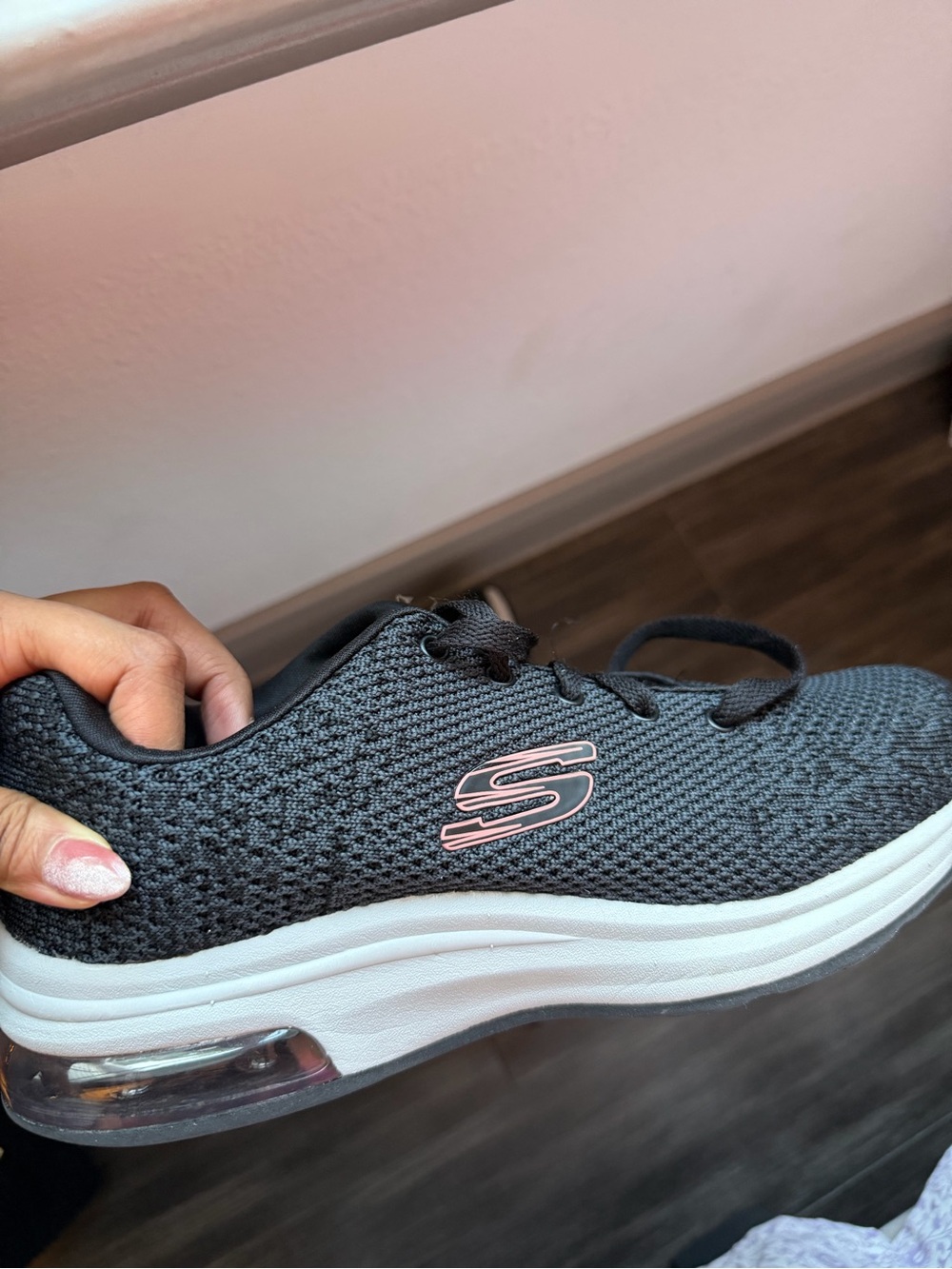 Skechers Black Knit Air Cushion Sneakers Pink Logo Women’s Size 8